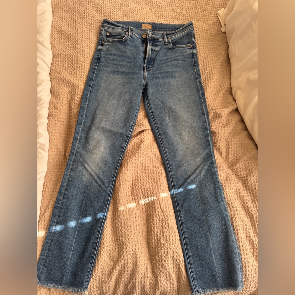 MOTHER The Rascal Frayed Ankle Slim Jeans (Opposites Attract)